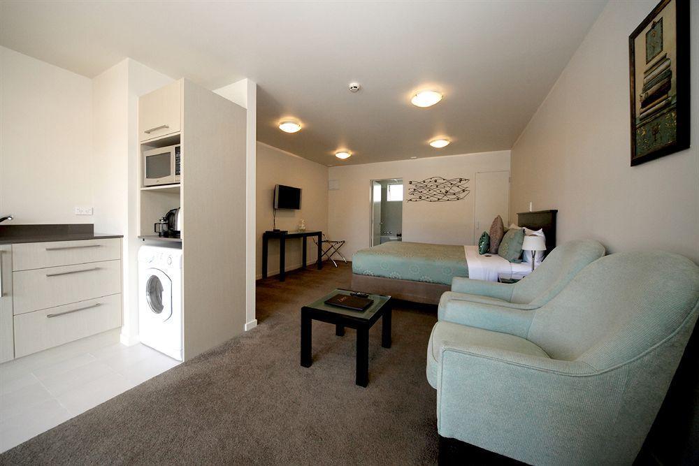 Salerno Motel Apartments Christchurch Ngoại thất bức ảnh A studio apartment