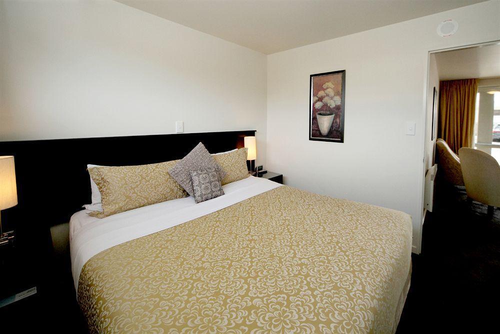 Salerno Motel Apartments Christchurch Ngoại thất bức ảnh A room at the hotel