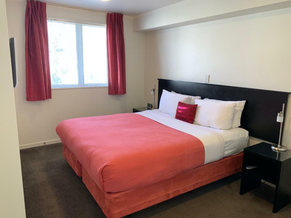 Salerno Motel Apartments Christchurch Ngoại thất bức ảnh A bedroom at the hotel